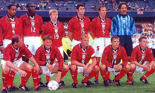 England-97-98-UMBRO-uniform-red-white-red-group.JPG